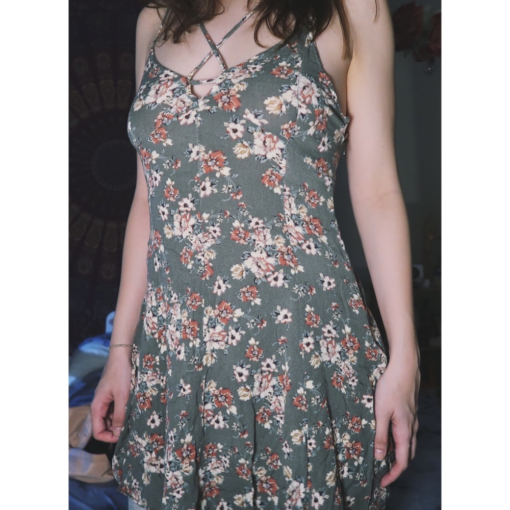 American Eagle Green Floral Dress 🍂